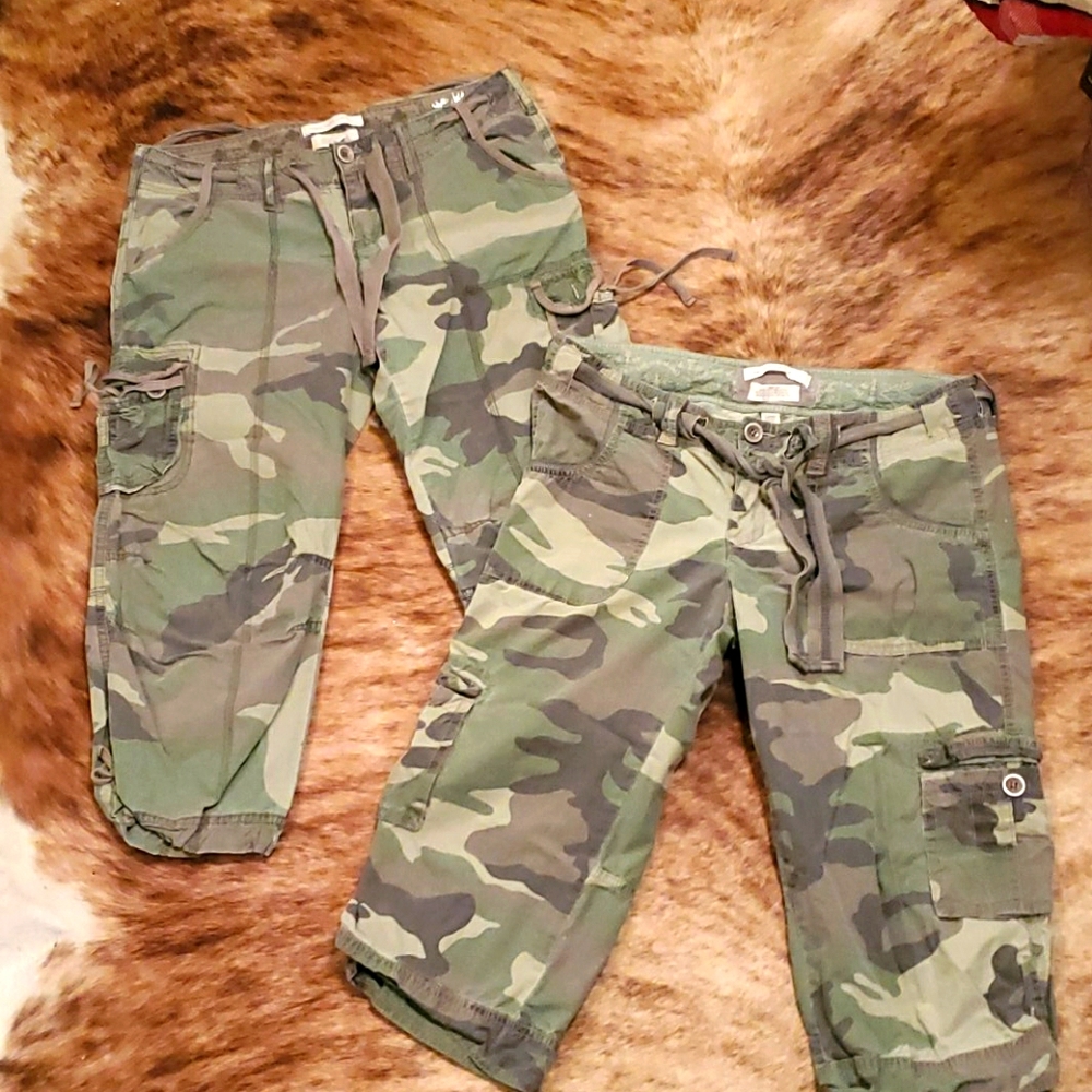 Abercrombie & Fitch Camo Capri x2